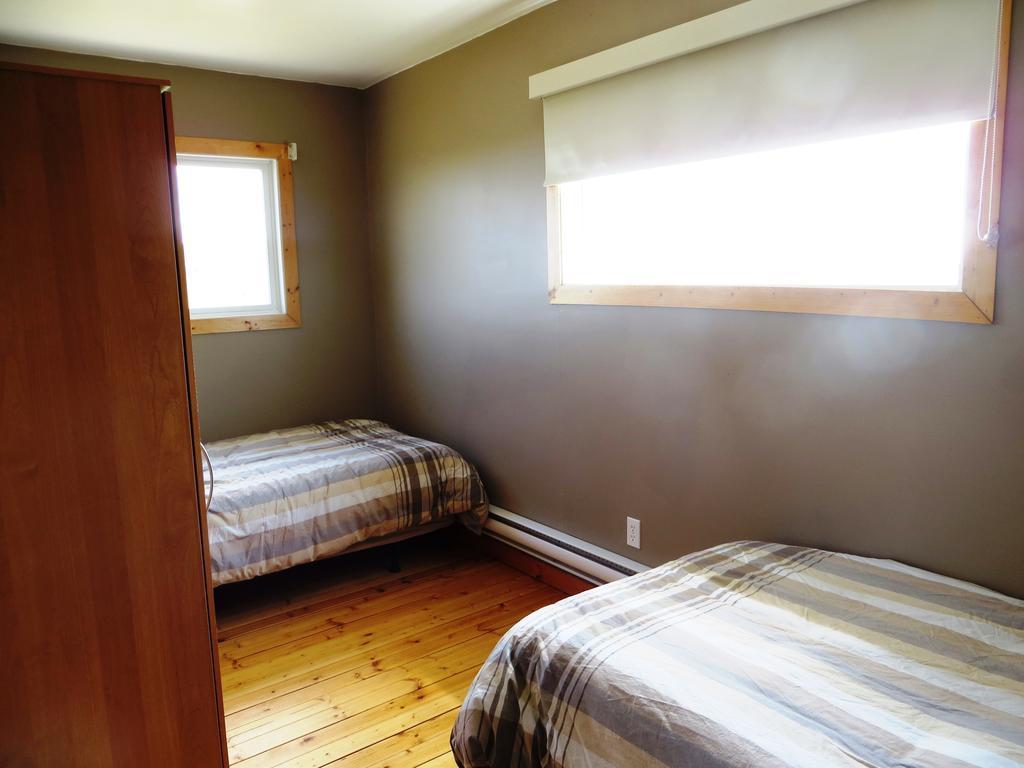 Foxlake Retreat Hanna Room photo